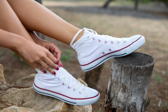 Allacciare 2025 le converse