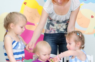 babysitter verificare professionalità figli rapporto controllo donne donna mamma  