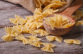 farfalle pesto ricotta salsiccia