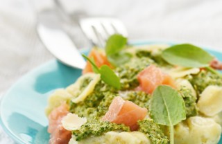 gnocchi pesto spinaci salmone affumicato basilico grana