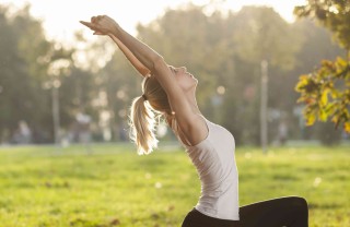 esercizi yoga per dimagrire