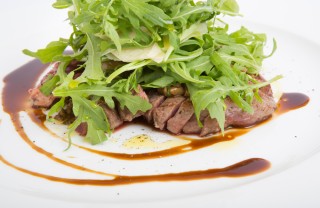 carne manzo straccetti rucola aceto balsamico