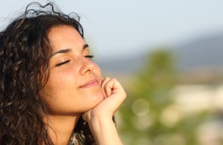 Stress e cibo: come mangiare meno con la meditazione mindfulness