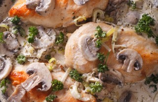 Petti di pollo con funghi