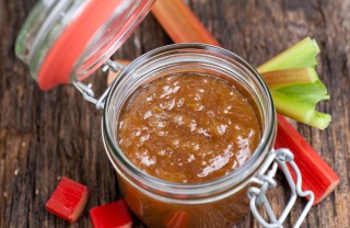 marmellata confettura di rabarbaro