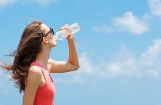 caldo record, litri acqua bere giorno