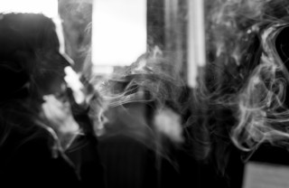 come eliminare puzza fumo sigaretta, togliere odore fumo, eliminare odore fumo