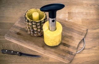 taglia ananas, come si usa, pulizia frutto