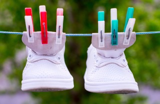 pulire scarpe bambini