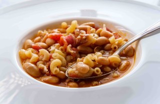 Pasta e fagioli in scatola