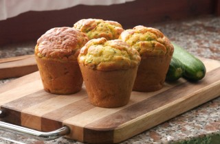 Muffin con zucchine e ricotta, la ricetta salata per lo spuntino