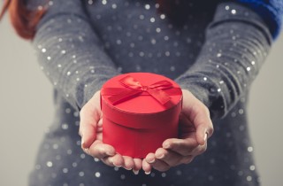 Regali di Natale, 10 idee per conquistare la suocera