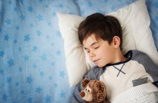 Risvegli notturni: come aiutare i bambini?