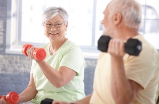 5 modi per migliorare la salute dei tuoi genitori anziani