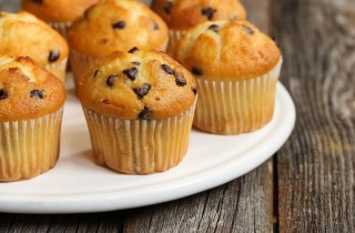 Ricetta dei muffin con gocce di cioccolato senza glutine