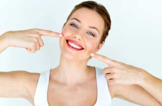Salute orale, le 5 abitudini che fanno male ai denti
