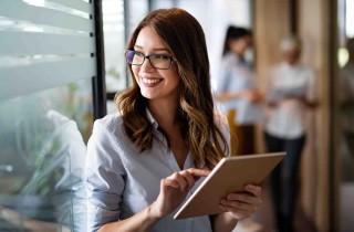 Lavorare meno per lavorare tutti: in quali Paesi funziona