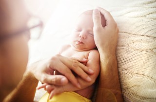 Come aiutare il papà a creare un legame con il neonato