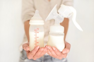 Allattamento: i consigli per conservare il latte materno