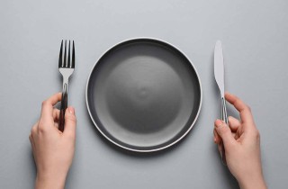 Galateo a tavola: come si mangiano zuppe e minestre