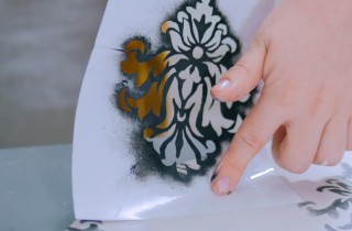 Decorare le piastrelle con gli stencil: la tecnica facile