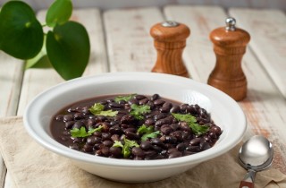 Zuppa di fagioli neri cubani