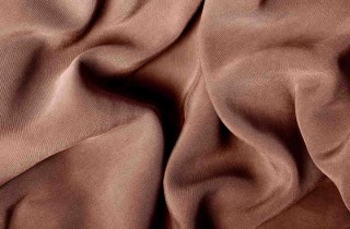 Mocha Mousse: le cose da sapere sul colore Pantone del 2025