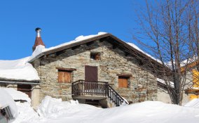 montagna-chalet-inverno-Trentino-neve