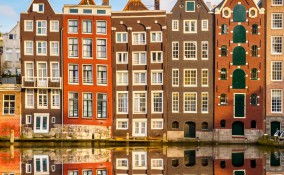 Organizzare viaggi ad Amsterdam alla scoperta delle abitazioni più bizzarre