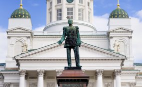 Helsinki Finlandia statua piazza del Senato