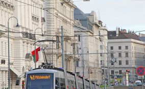 VIenna musei Austria viaggi tram Burgtheater