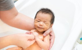 quando fare bagnetto neonato, come fare bagnetto neonato