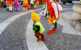 costume troll  fai da te, costume halloween fai da te, cappello troll fai da te