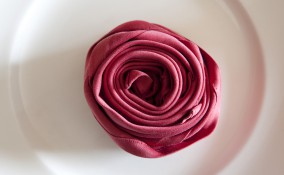 rose di stoffa facili, rose di stoffa fatte a mano, rose di stoffa fai da te