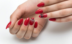 nail art rosso, nero, argento