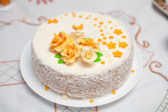 Torta con fiori in pasta di zucchero, torte decorate