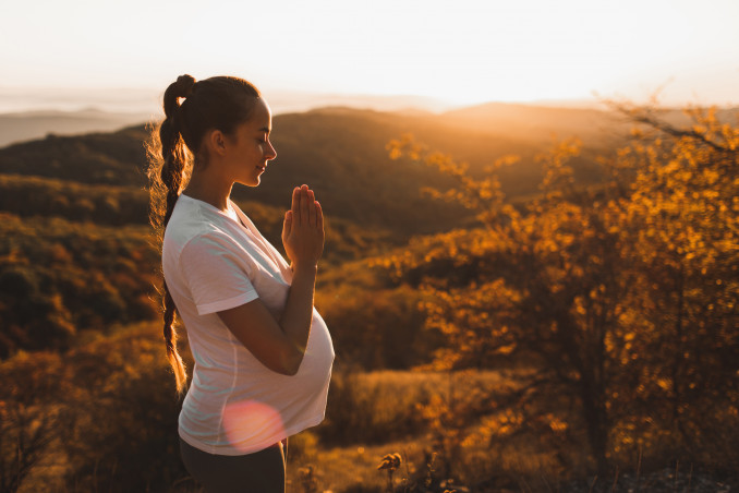 Yoga Prenatale Per Prepararsi Al Parto Naturale | DonnaD